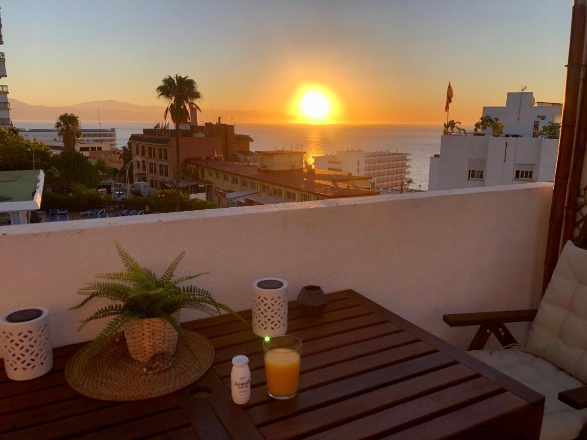 El Cortijuelo. Magnificent Triplex Terraced House With Rooftop Of 18M2, Overlooking The Sea. Parking Τορρεμολίνος Εξωτερικό φωτογραφία