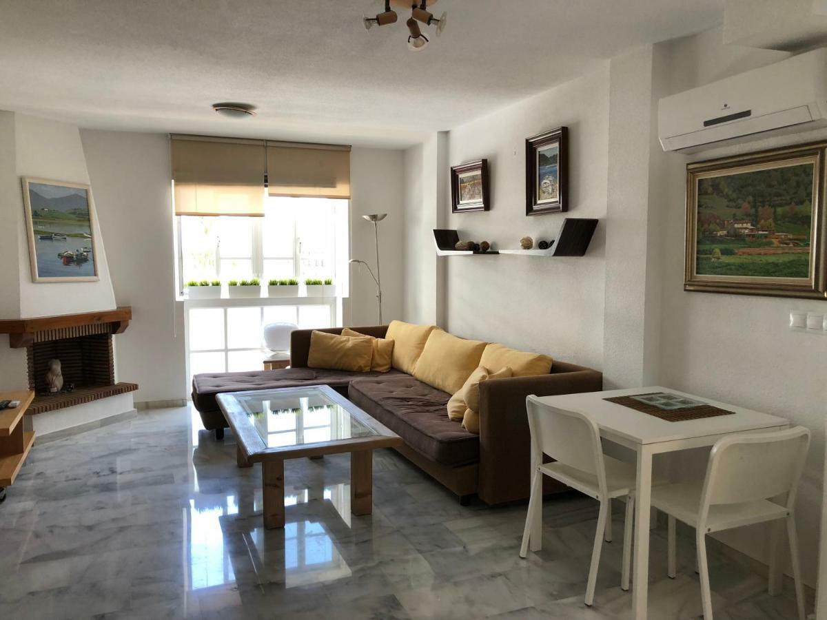 El Cortijuelo. Magnificent Triplex Terraced House With Rooftop Of 18M2, Overlooking The Sea. Parking Τορρεμολίνος Εξωτερικό φωτογραφία