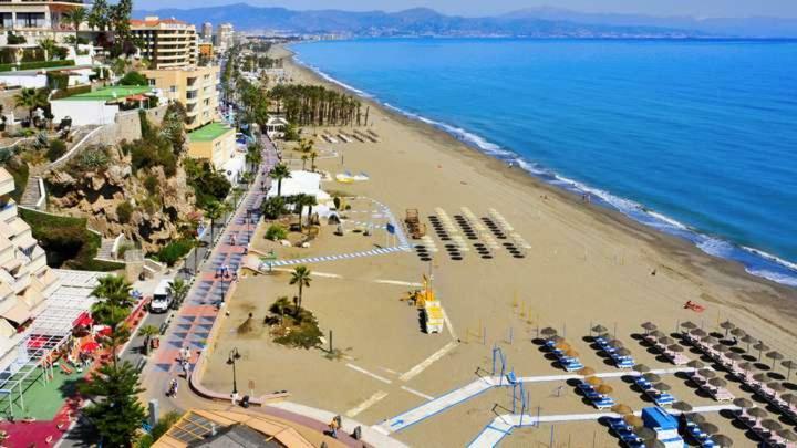 El Cortijuelo. Magnificent Triplex Terraced House With Rooftop Of 18M2, Overlooking The Sea. Parking Τορρεμολίνος Εξωτερικό φωτογραφία